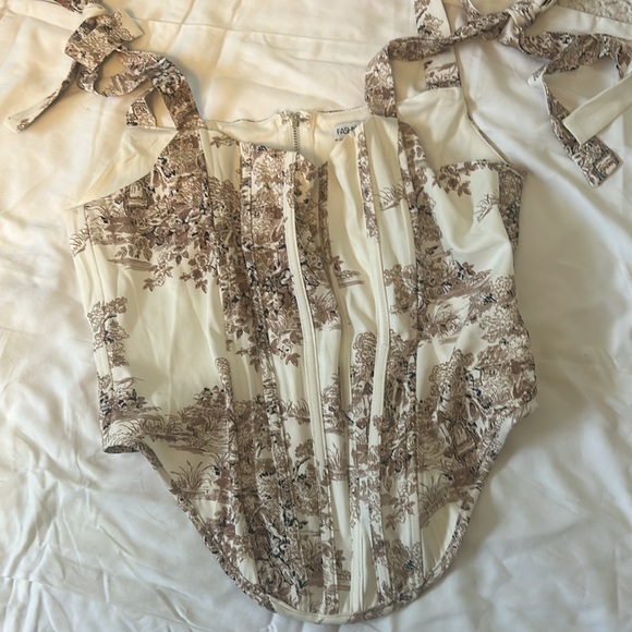 Fashion Nova Corset Top
size Large may run little small - Picture 4 of 4